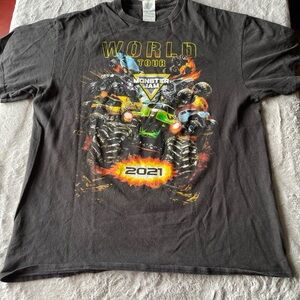 Monster Jam World Tour 2021 T-Shirt size large